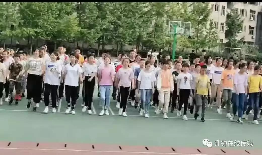 大一新生军训时间，磨砺青春，铸就未来