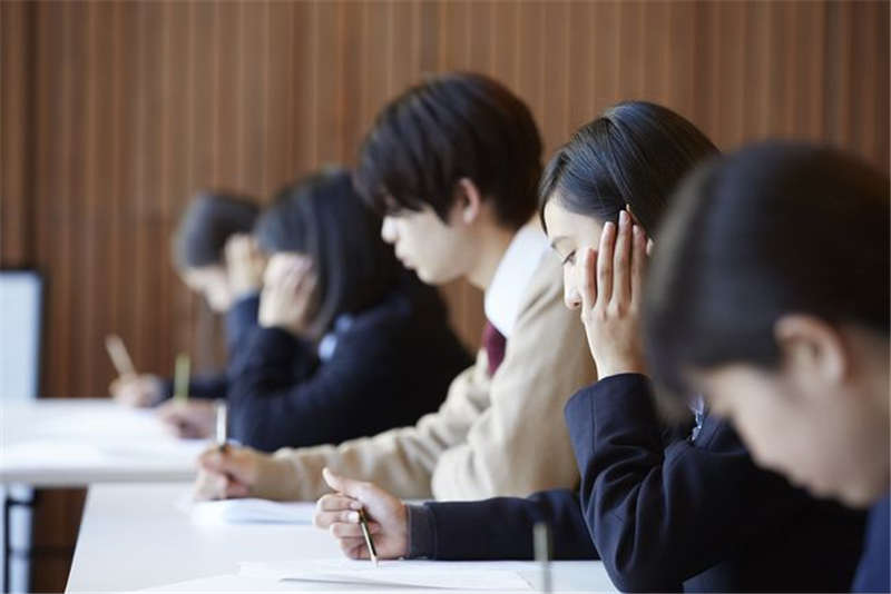 中专生迈向大专之路，全日制学校的角色与价值